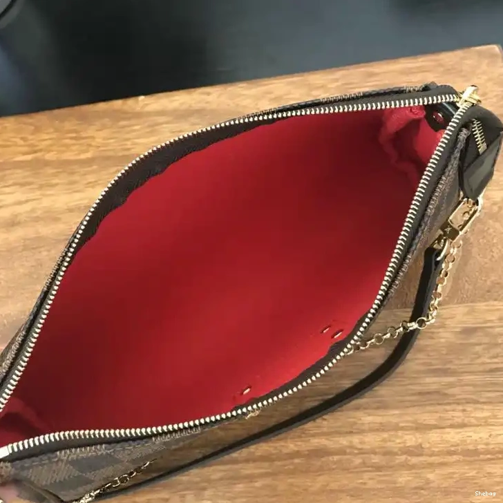 LV Bags 19T1L0126 0526